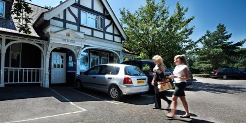 Bournemouth Hotel | The Lodge At Meyrick Park