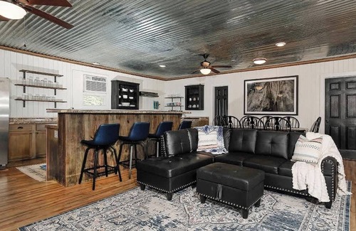 Centerville House | The Lodge At Our Texas Ranch