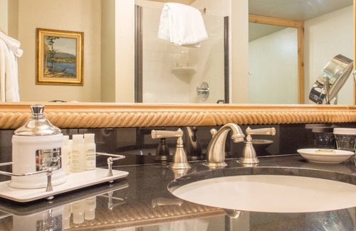 Grants Pass Hotel | The Lodge at Riverside