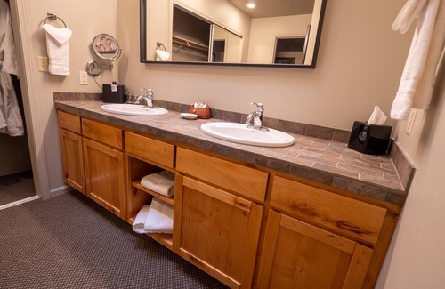 Grants Pass Hotel | The Lodge at Riverside