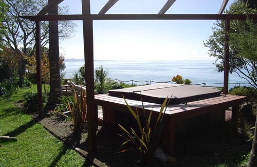 Parapara House | The Lodge, Golden Bay Lodge and Organic Gardens
