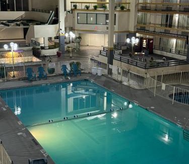 Bridgeton Hotel | The Lodge Hotel and Banquets