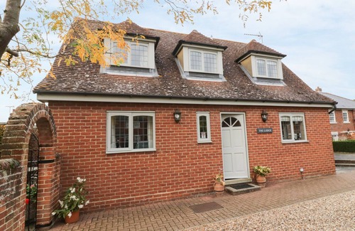 Hadleigh Cottage | The Lodge off High Street