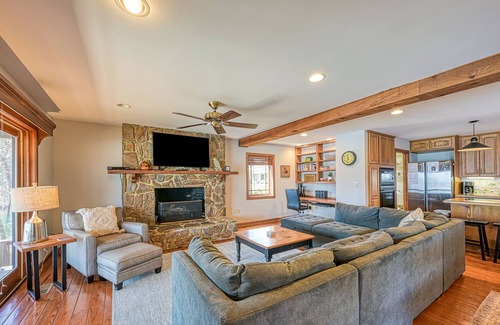 Huddleston House | The Lodge on Smith Mountain Lake - Lakefront cabin w/dock, hot tub & pool table
