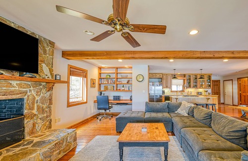 Huddleston House | The Lodge on Smith Mountain Lake - Lakefront cabin w/dock, hot tub & pool table