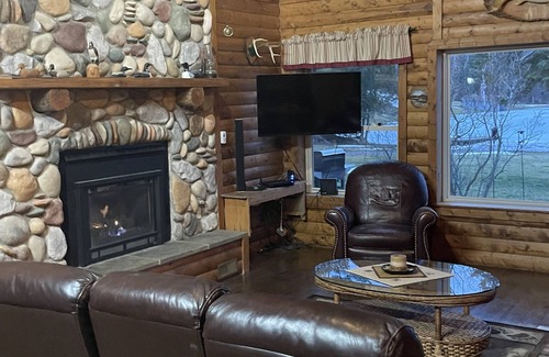 Hillman House | The Lodge Water front home on Beautiful Long Lake Hillman