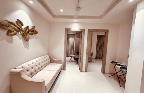 DLF Phase 1 Apartment | The Lodgers 2 BHK Serviced Apartment Near Artemis Hospital Sector 57 Gurgaon - Nearest Metro Station Sector 54 Chowk