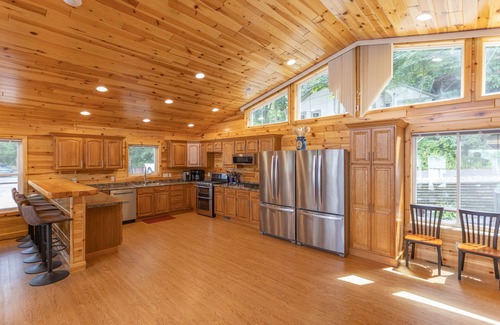 Cassopolis House | The Lodges at Stone Lake - Lakeside Resort