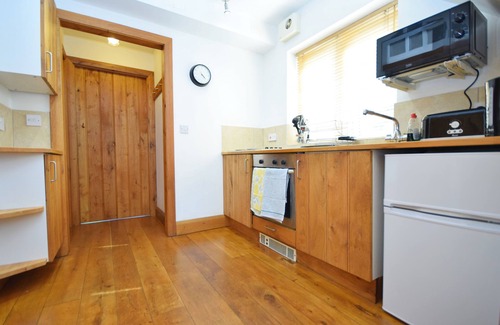 Littlehampton Cottage | The Loft , Angmering-On-Sea - a apartment that sleeps 4 guests in 2 bedrooms