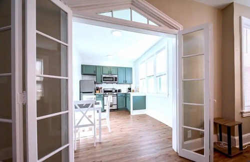 Wilmington Apartment | The Loft At Gilpin Placeking Bedtrolley Square! 1 Bedroom Apts by RedAwning