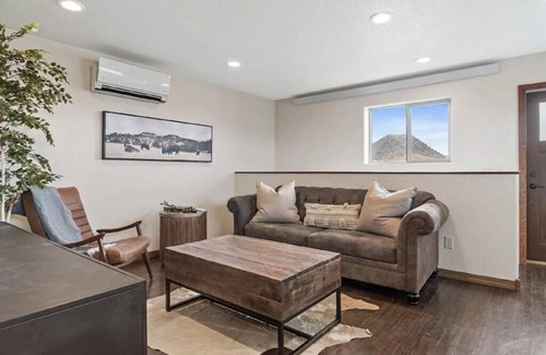 Sturgis Apartment | The Loft at Raz Hideaway Mountain Ranch - Sleeps 3