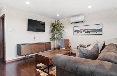 Sturgis Apartment | THE LOFT AT RAZ HIDEAWAY RANCH by RedAwning