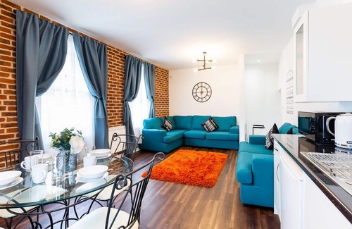 Newcastle-upon-Tyne Apartment | The Loft Penthoose at Honeypot House