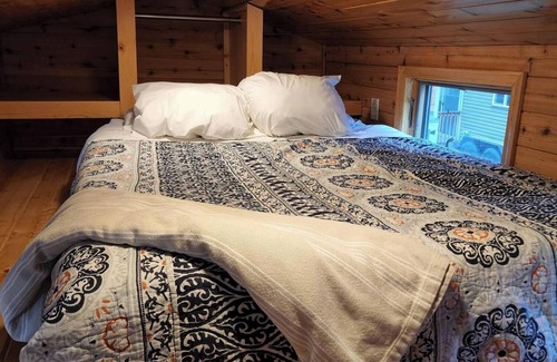 Lyons Resort | The Log Cabin - Rustic Cabin Tiny House for a Weekend Getaway