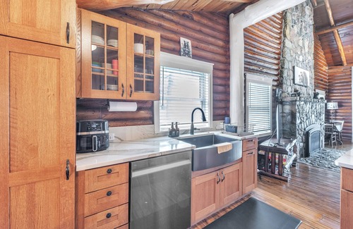 Gladwin Cabin | The Log Weekend: Cozy Up for a Crisp, Colorful Lakeside Escape