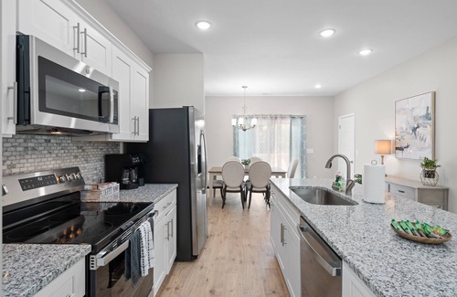 Clarksville House | The Lopez Lounge in Downtown (1018 Main St)