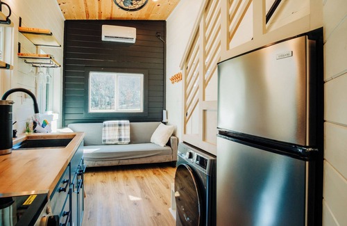 Vesta Cabin | The Lovers' Nest in Stuart, VA