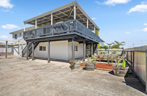 Silver Sands House | The LoveShack ~ Silver Sands - Family Entertainer Surrounded by Sea, Scrub & Hills