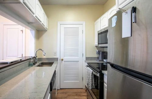 Oxford House | The Lummus Discounted rate for S. Carolina game!