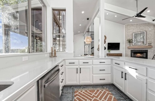 Belton House | The Lux at Lake Belton Modern Lake Access Home