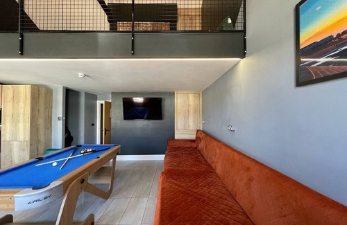 North Shore Apartment | The Luxury Penthouse by Sasco Apartments