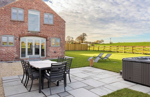 Whitchurch Cottage | The Maddocks - UK36311
