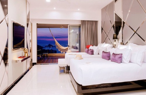 Mismaloya Resort | The Magestic Mousai, Adults Only