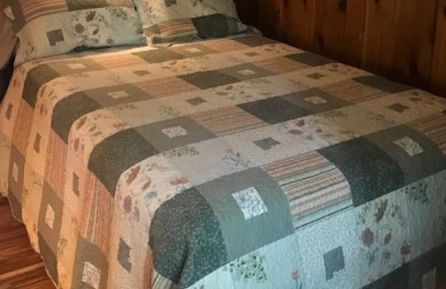 Boulder Junction Cabin | The Main Cabin Charming 2 bedroom cabin on Nichols Lake