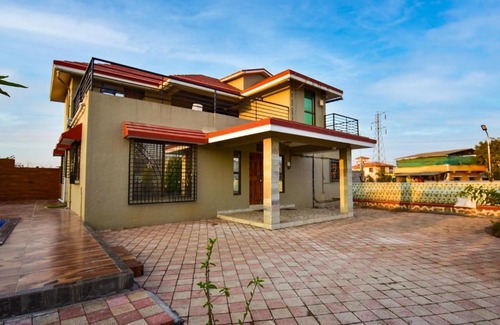 Lonavala Villa | The Majestic Villa by 23 VillaStay - Private Pool & Garden