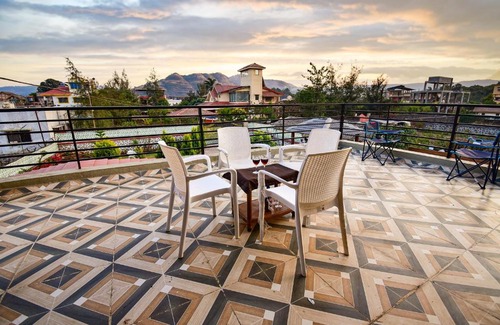 Lonavala Villa | The Majestic Villa by 23 VillaStay - Private Pool & Garden