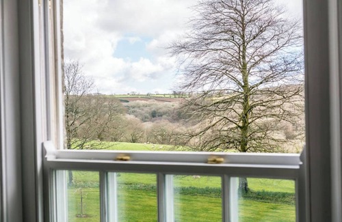 Bodmin House | The Manor House at Boconnion w/Heated Pool + Tennis Court