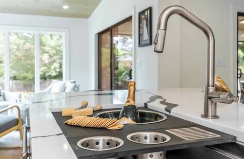 Lexington House | The Manor House - No Clean Fee