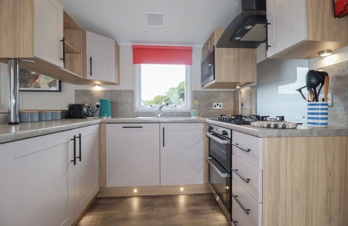 Grampound Cottage | THE MAPLES, NO. 56, family friendly, with pool in Polgooth