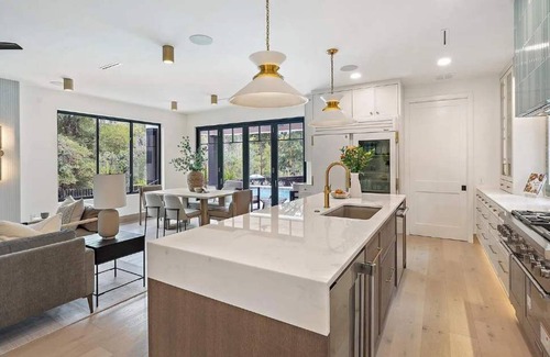 Bouldin House | The Marilyn Summary: