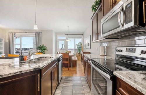 Symons Valley House | The Mask 5BD Movie Room 9 Guests