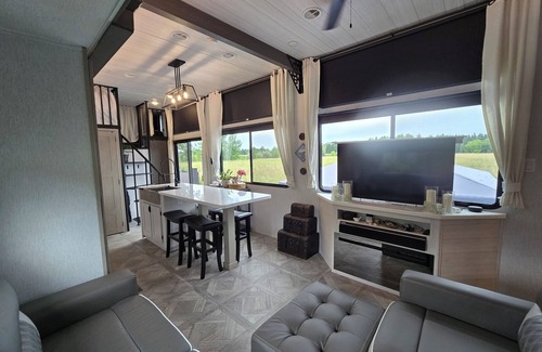 Russell House | The Meadow House, Country Retreat