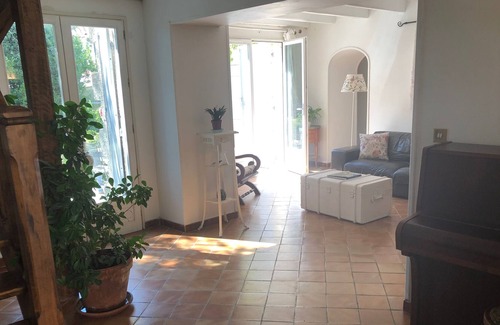 Saint-Maximin House | 'The Meeting' in Saint Maximin, Uzes