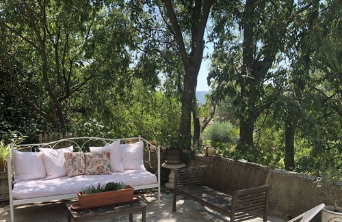 Saint-Maximin House | 'The Meeting' in Saint Maximin, Uzes
