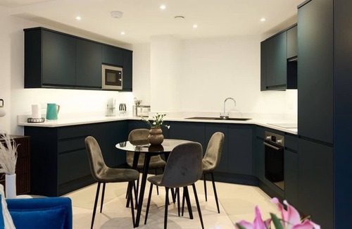 South Norwood Apartment | The Melbray Escape - Trendy 2BDR Apartment