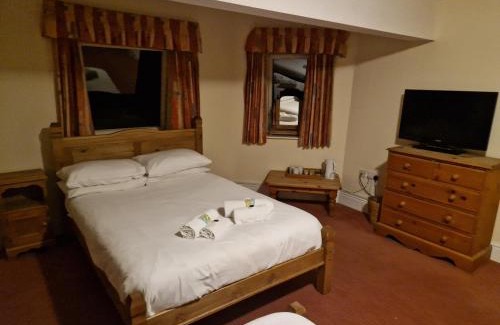 Bangor Bed & Breakfast | The Menai Hotel and Bar