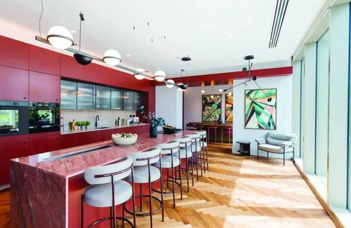 The Westside Apartment | The Mercian 1 I - 1BDR STUNNING CITY SKYLINE VIEWS! 24-Hour GYM | CINEMA room