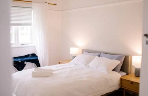 Merewether House | The Merewether Beach Bungalow - 150m from Merewether Beach