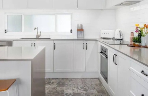 Merewether House | The Merewether Beach Bungalow - 150m from Merewether Beach
