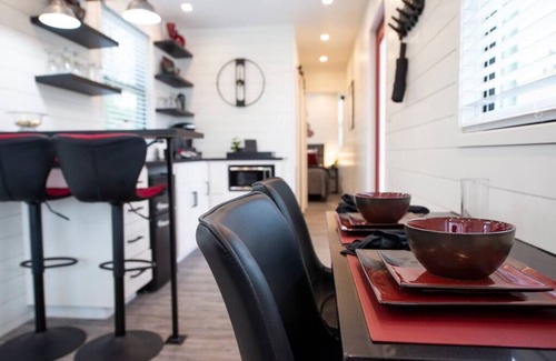 Waco House | The Merlot - Unique Container Home Near Waco Attractions