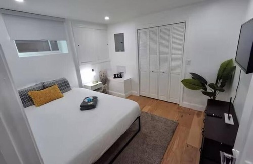 Mount Pleasant Apartment | The Mini-Lux A. at Lower Atwells