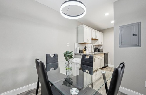 South Arlington Apartment | The Mirage 271 I Comfy 2 Bed 1 Bath