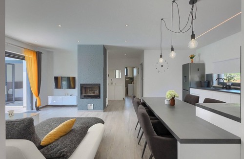 Koromacno House | The modern Villa Riki with private pool is located in the small Istrian village of Koromano.