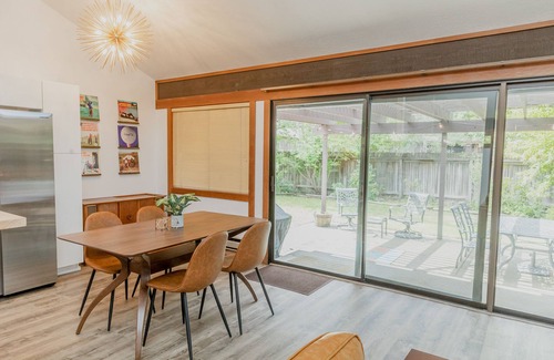 Graeagle House | The Mondrian Hole in One - An MCM Townhome in a Quiet Golf Course Community