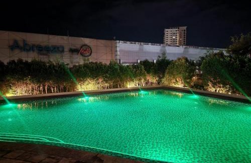 Poblacion District Apartment | The Moon at the Aeon
