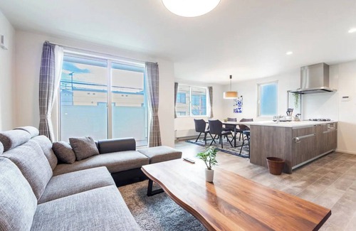 Toyohira House | THE MOONA vacation rental house Parking available for 2 cars on site4 bedroomsMAX 12 people/Sapporo Hokkaidō